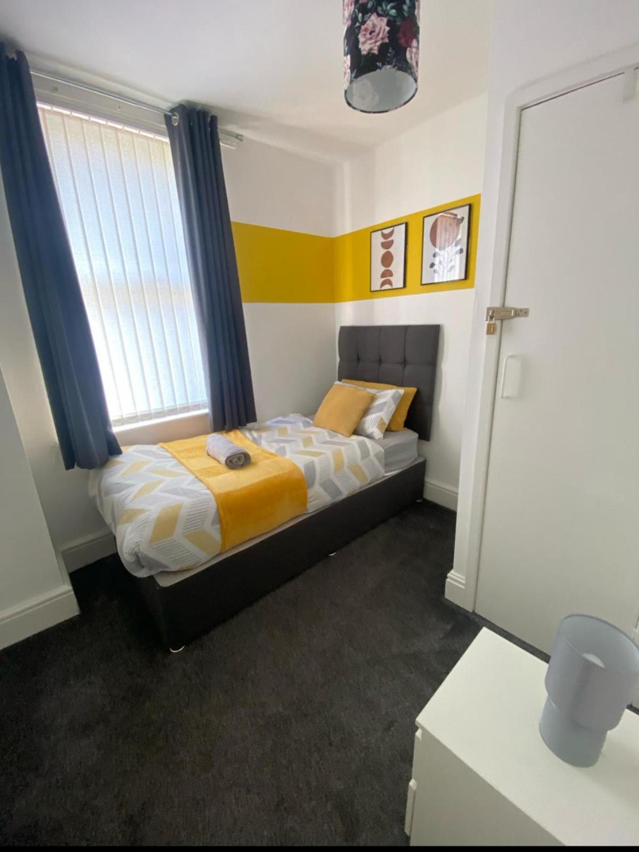 Holiday home No 6 - Away From *